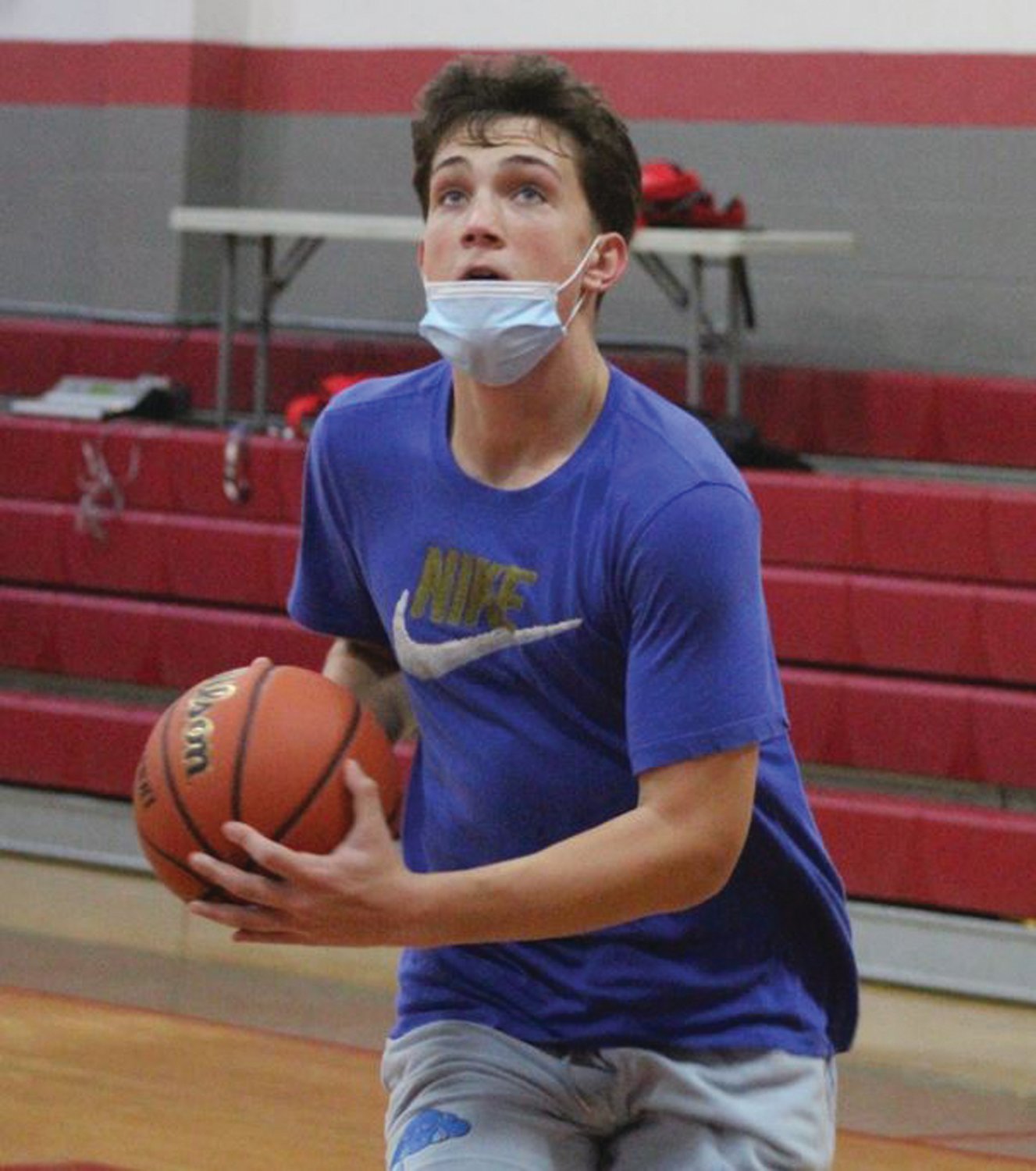 IN THE PAINT: Cranston West senior Joe Domenico drives to the basket during a recent
practice. (Photos by Alex Sponseller)