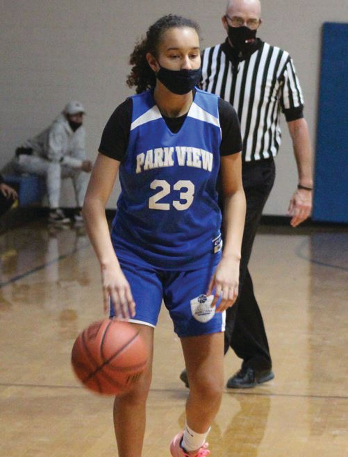 IN THE PAINT: Park View’s Sinayya Chase dribbles up the court.